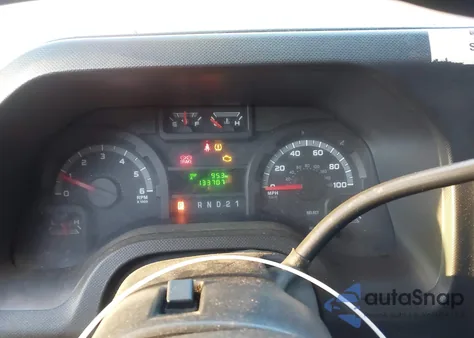 2010 Ford E-250 Commercial/Recreational z USA, uszkodzony, nr VIN 1FTNE2ELXADA60139